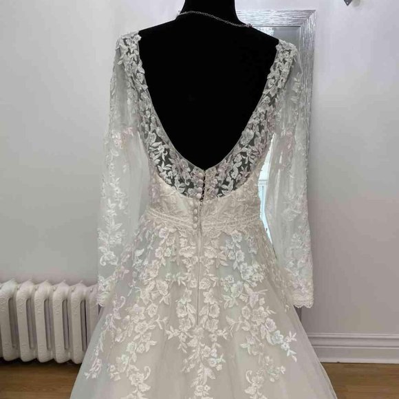 Bridallane Long Sleeve Wedding Gown Size 12 - Picture 3 of 4